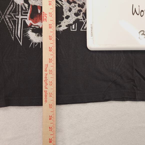 Def Leppard Band Graphic Short Sleeve Crew Neck Shirt Womens Size Large L Black - Picture 8 of 9